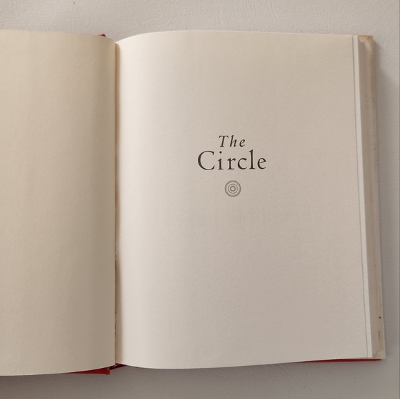 The Circle Book - Picture 5 of 14